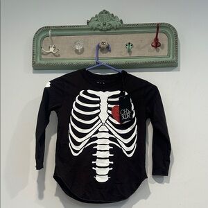 Chaser Black Skeleton w red heart graphic Long Sleeve Tee size 6 kids new